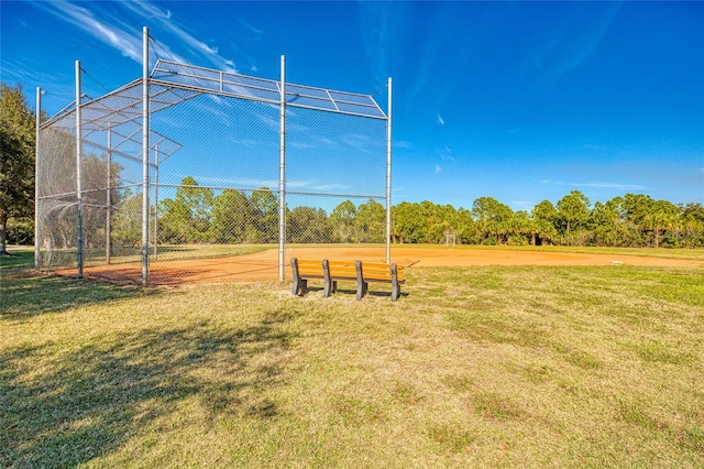 view of property's community featuring a lawn