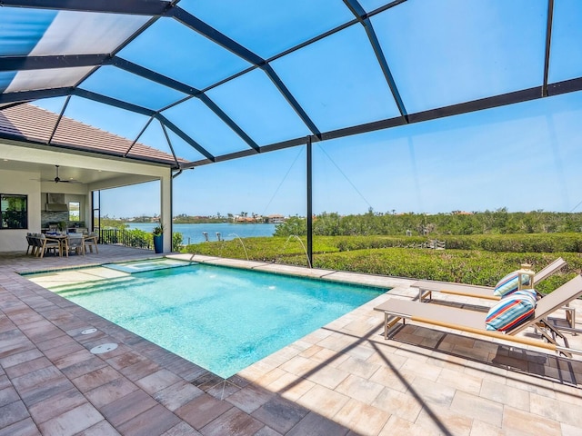 1109 Bayshore Rd, Nokomis, FL 34275 - view of pool with a patio, ceiling fan, glass enclosure, outdoor dining space, and a pool with connected hot tub