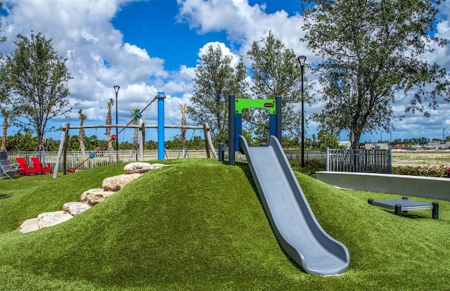 649 Crossfield Cir Unit 10, Venice, FL 34293 - view of playground