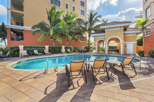 147 Tampa Ave E Unit 202, Venice, FL 34285 - community pool with a patio