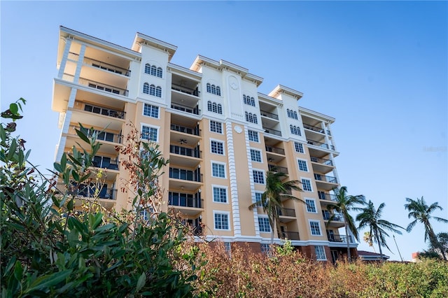 147 Tampa Ave E Unit 202, Venice, FL 34285 - view of apartment building / complex