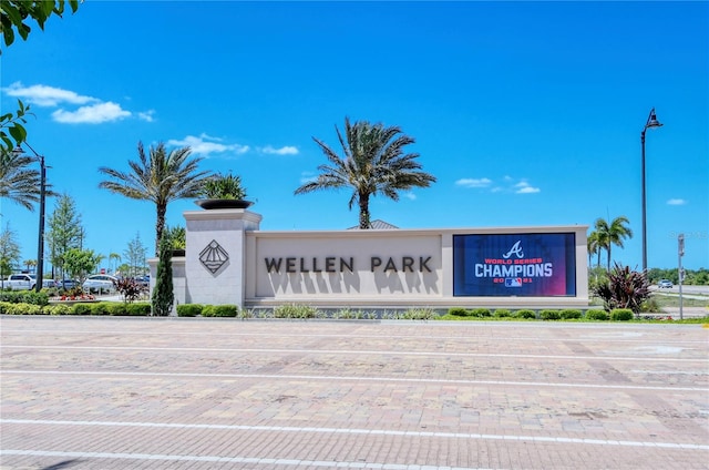 view of community / neighborhood sign