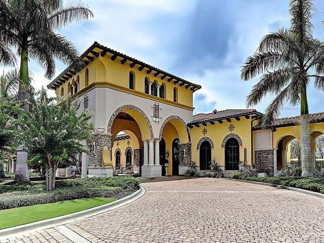 20190 Ragazza Cir Unit 202, Venice, FL 34293 - view of property with curved driveway