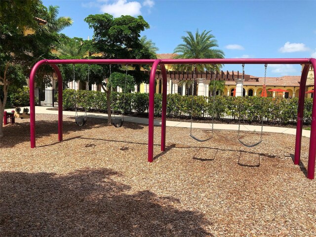 20190 Ragazza Cir Unit 202, Venice, FL 34293 - view of community play area