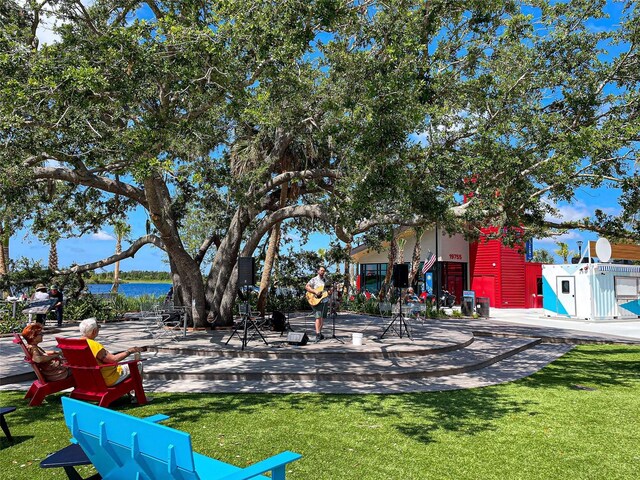 20190 Ragazza Cir Unit 202, Venice, FL 34293 - view of grassy yard