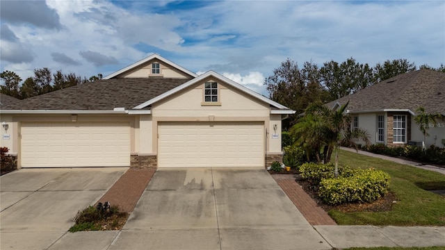 view of front facade featuring a garage