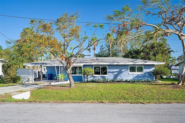 view of front facade with a front yard