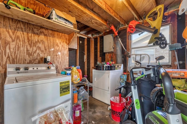 basement with washer / dryer