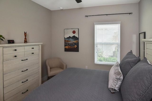 bedroom with ceiling fan