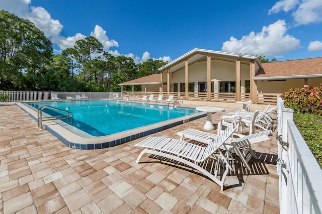 1141 Sleepy Hollow Ct, Venice, FL 34285 - community pool with a patio area