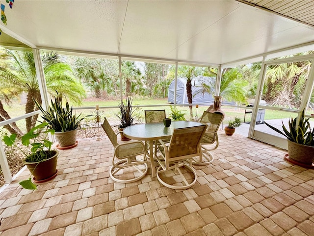 sunroom / solarium with a healthy amount of sunlight