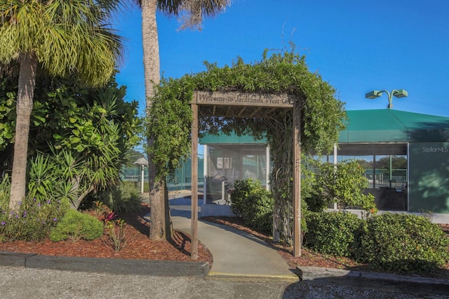 view of entrance to property