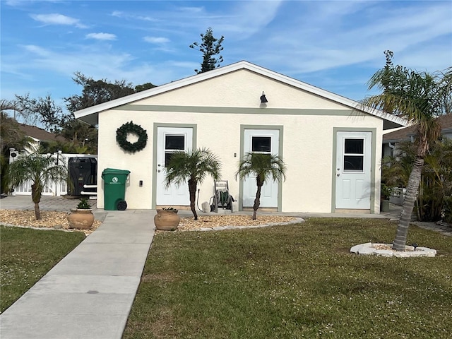 view of front of home with a front yard