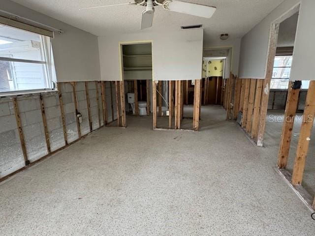 spare room featuring ceiling fan