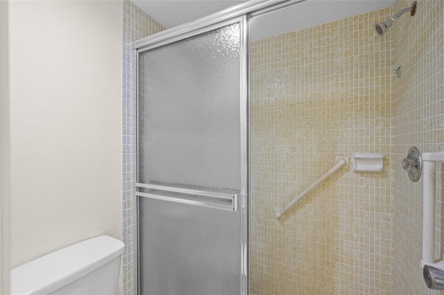 6906 Woodwind Dr Unit 12, Sarasota, FL 34231 - full bath with tiled shower and toilet