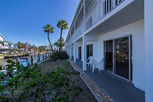 view of yard with a water view