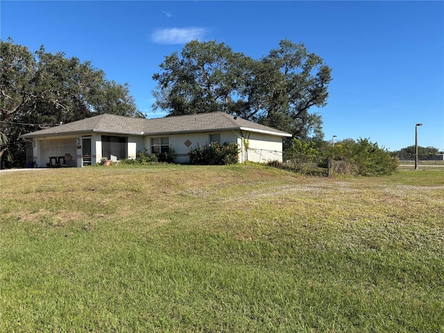 view of front of house featuring a front yard