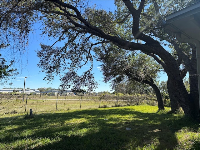 view of yard featuring a rural view