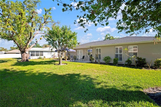 view of yard with a patio area