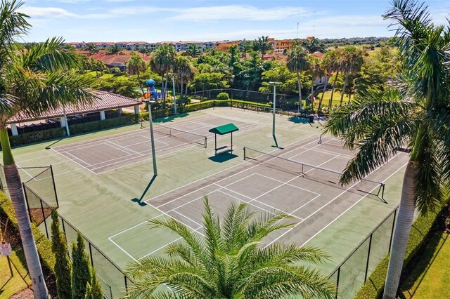 660 Ravello Blvd, Nokomis, FL 34275 - view of tennis court