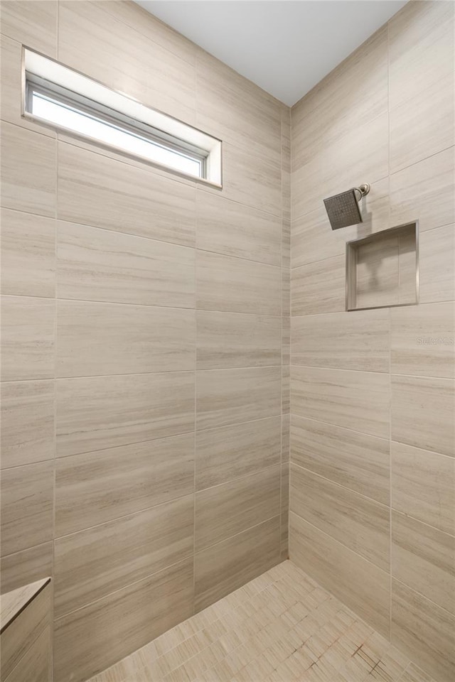 660 Ravello Blvd, Nokomis, FL 34275 - bathroom featuring a tile shower