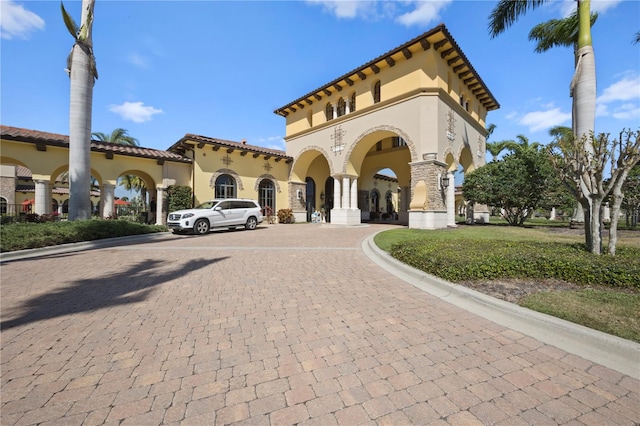 view of mediterranean / spanish-style house