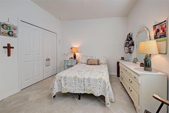 bedroom with a closet