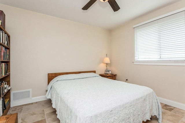 bedroom with ceiling fan