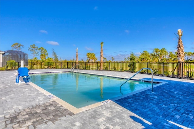 view of swimming pool