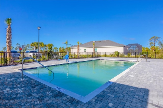 view of swimming pool