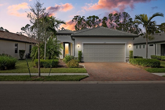 view of front facade with a garage