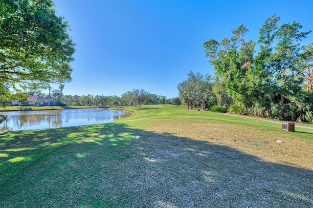 view of yard featuring a water view