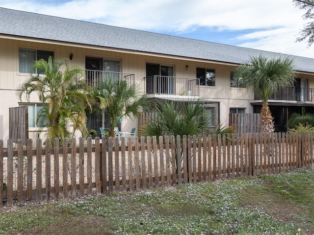 view of front of house