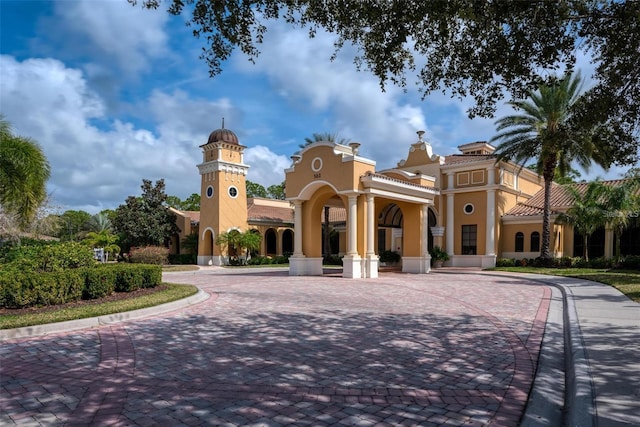 134 Savona Way N, Venice, FL 34275 - view of property featuring curved driveway