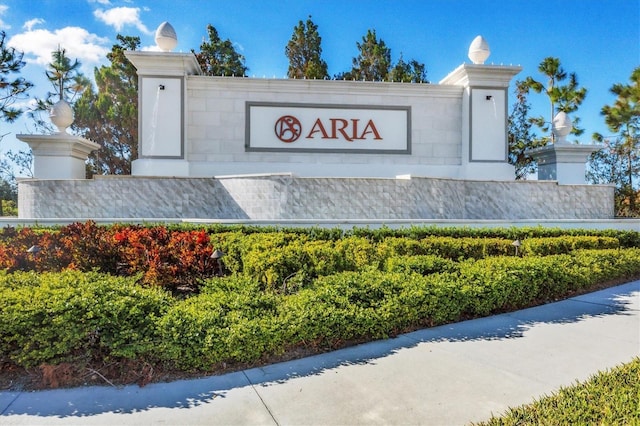 view of community / neighborhood sign