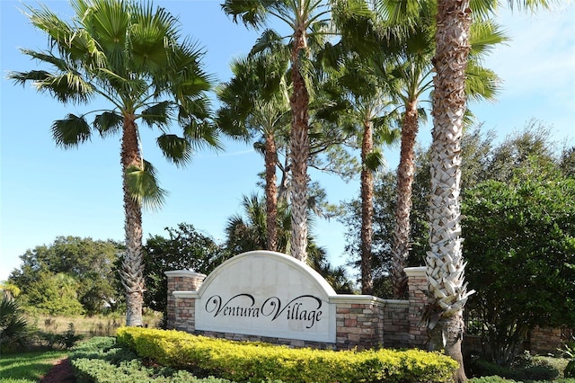 view of community / neighborhood sign