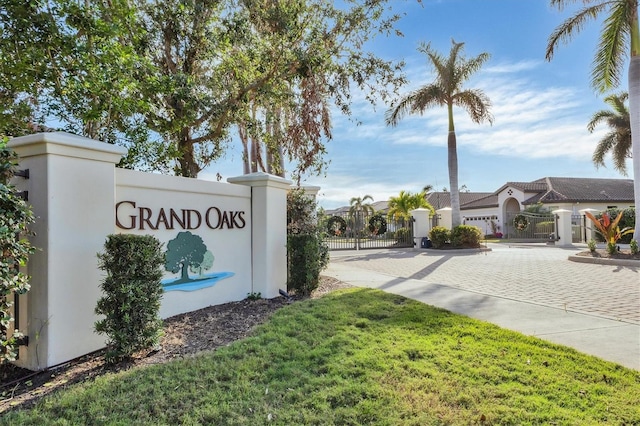 view of community / neighborhood sign