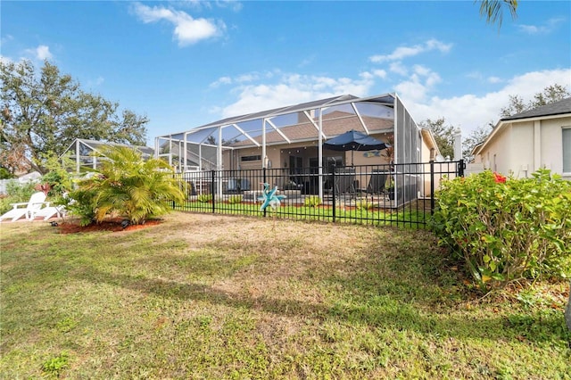 view of yard with a lanai