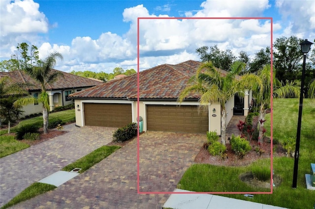 view of front facade with a garage