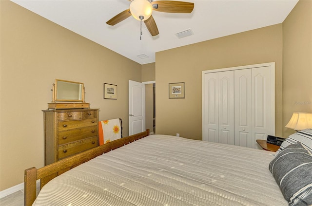 bedroom featuring a closet and ceiling fan