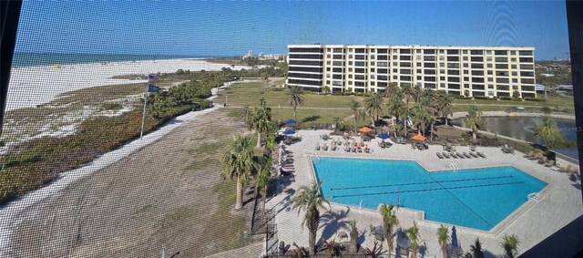 bird's eye view with a water view