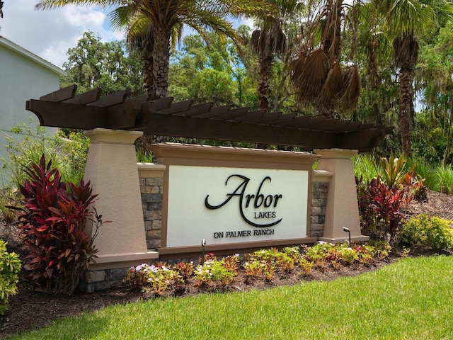 view of community / neighborhood sign