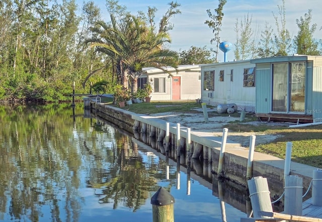 Listing photo 2 for 140 Bayou Dr, Venice FL 34285