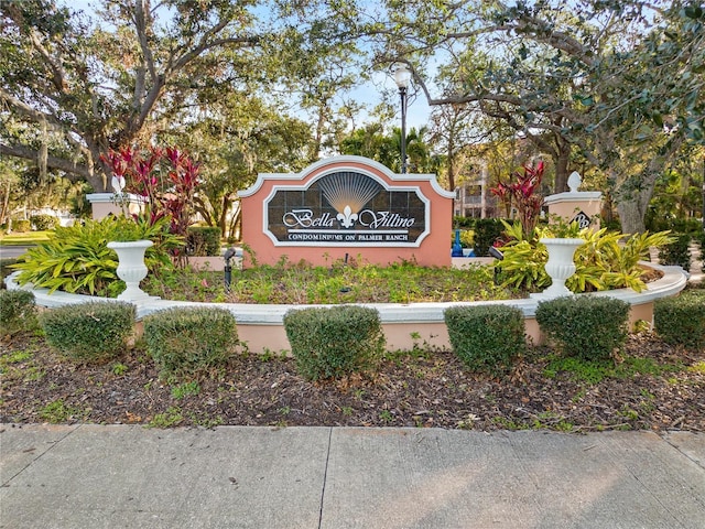 view of community / neighborhood sign