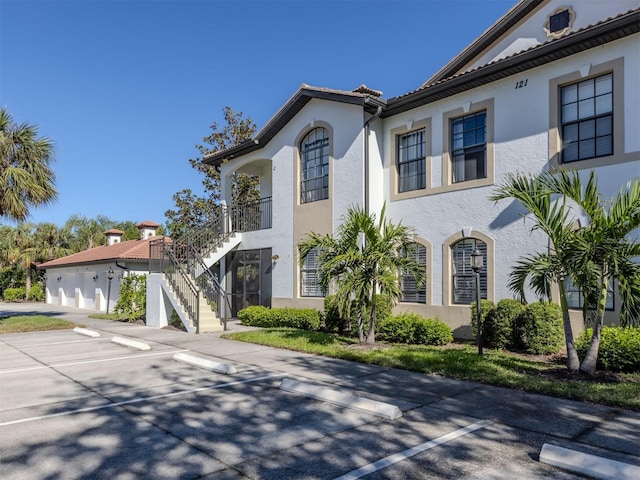 view of mediterranean / spanish-style house