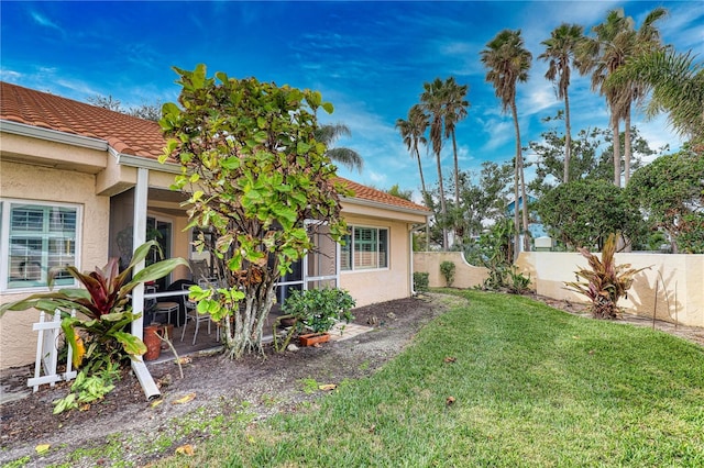 view of yard featuring a patio