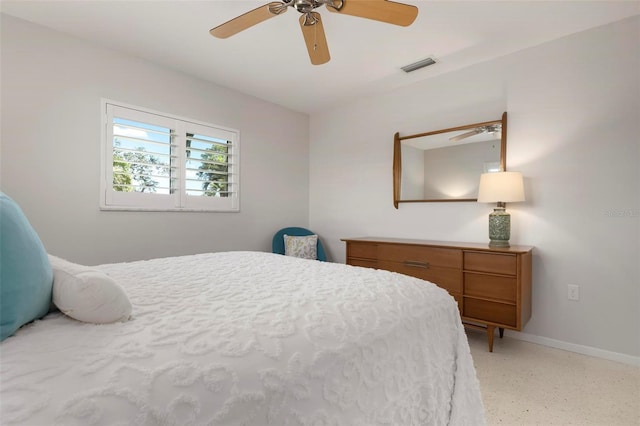 bedroom with ceiling fan