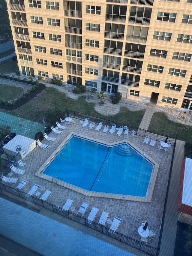 view of swimming pool