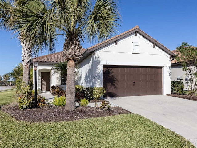 view of front facade featuring a garage