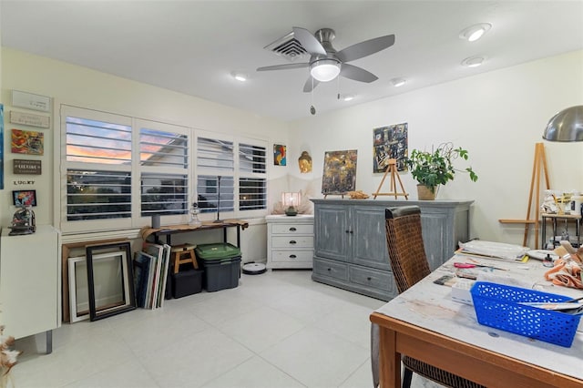 bedroom featuring ceiling fan